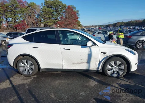 2024 Tesla Model Y Long Range Dual Motor All-Wheel Drive из США, поврежденный, VIN 7SAYGDEE7RA275003